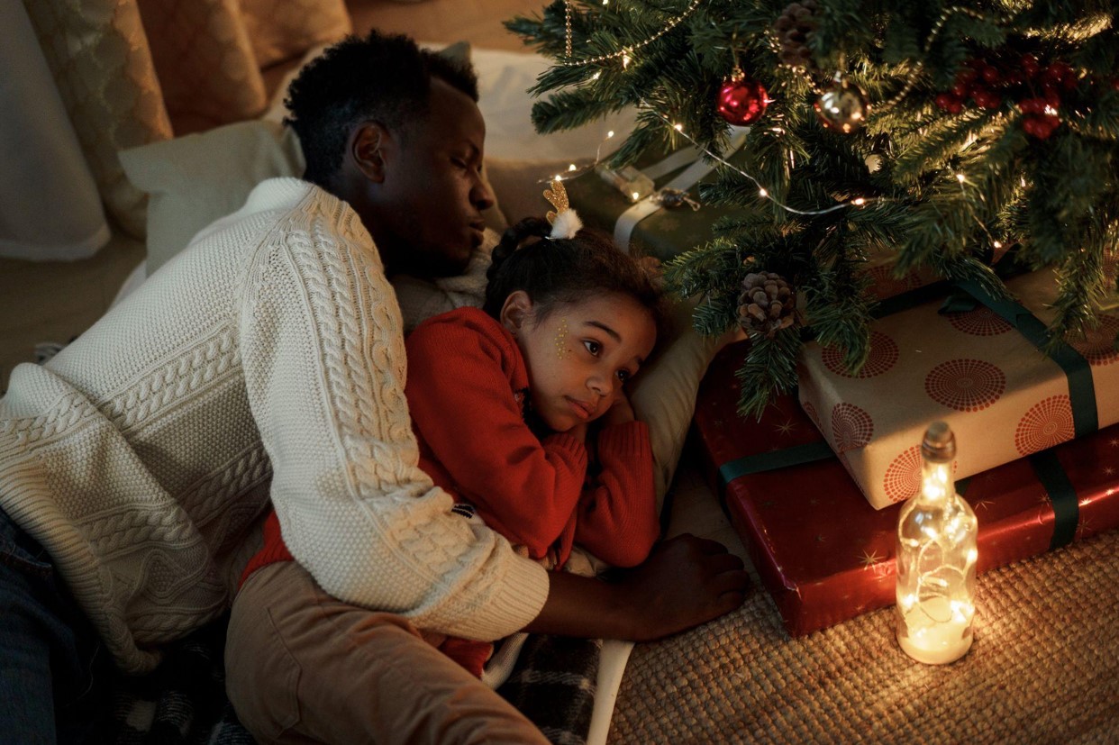 Why Prelit Artificial Christmas Trees Are Perfect for You